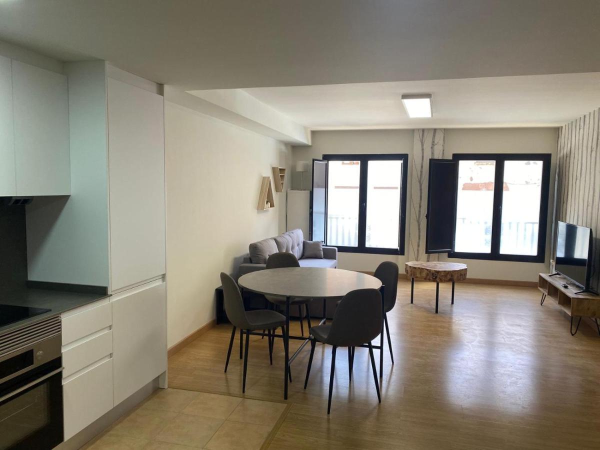 Apartamentos Palacio Azcarate Calle Calvario エスカライ エクステリア 写真