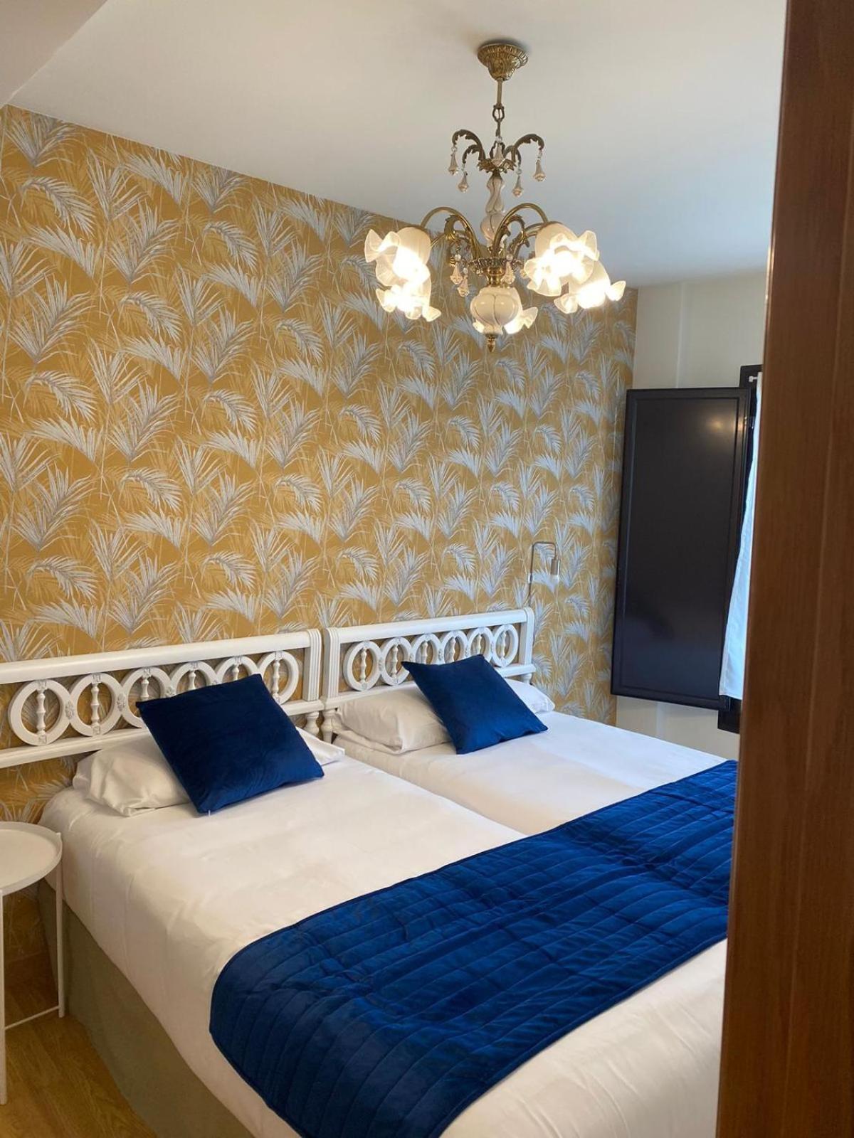 Apartamentos Palacio Azcarate Calle Calvario エスカライ エクステリア 写真